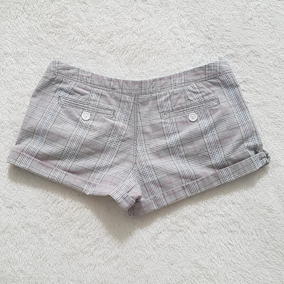Bongo Y2K glen plaid shorts with rolled cuffs - Picture 2 of 11